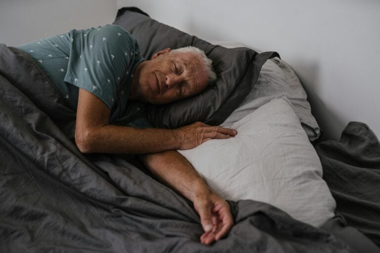 Sleep problems in seniors and healthy sleep habits for older adults